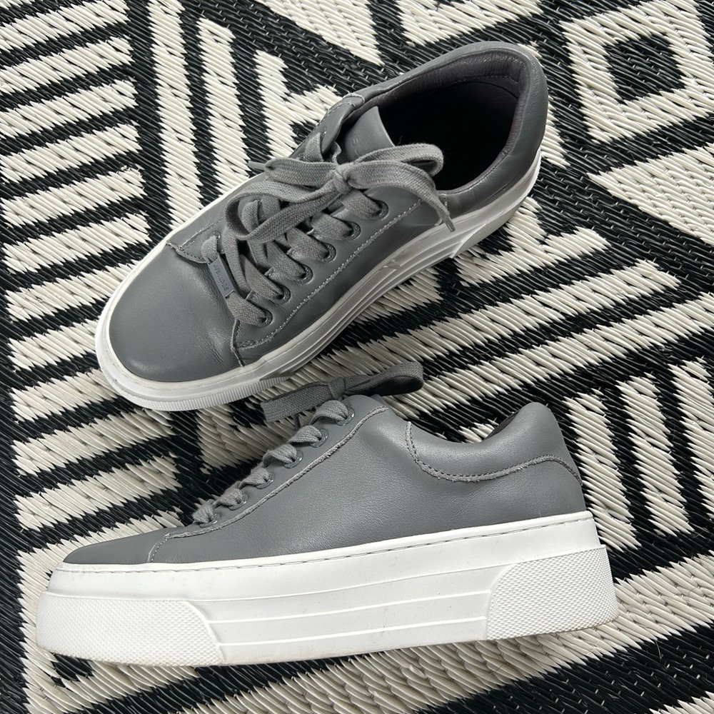 J/Slides Amanda Sneaker - lt grey leather